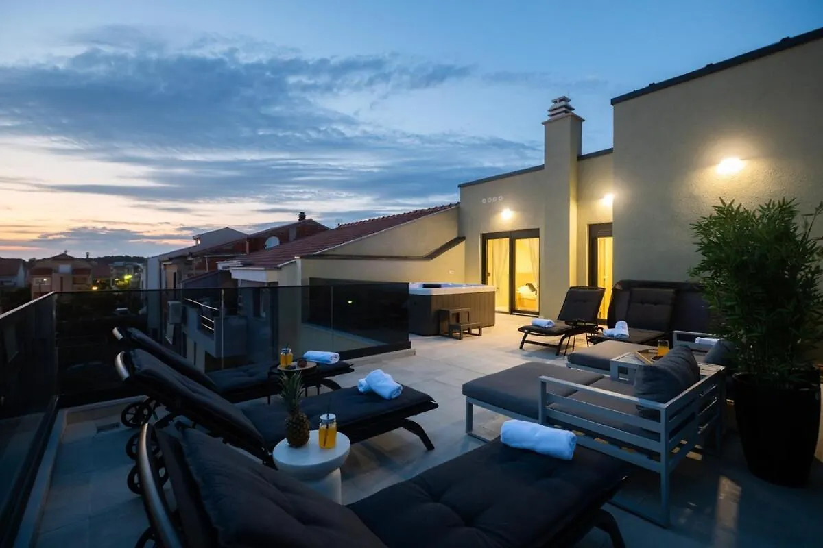 Luxury Rooftop Jacuzzi Duplex Apartment Zadar