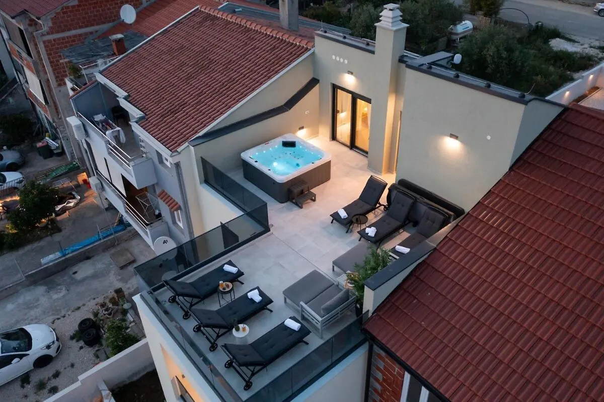 Luxury Rooftop Jacuzzi Duplex Apartment Zadar
