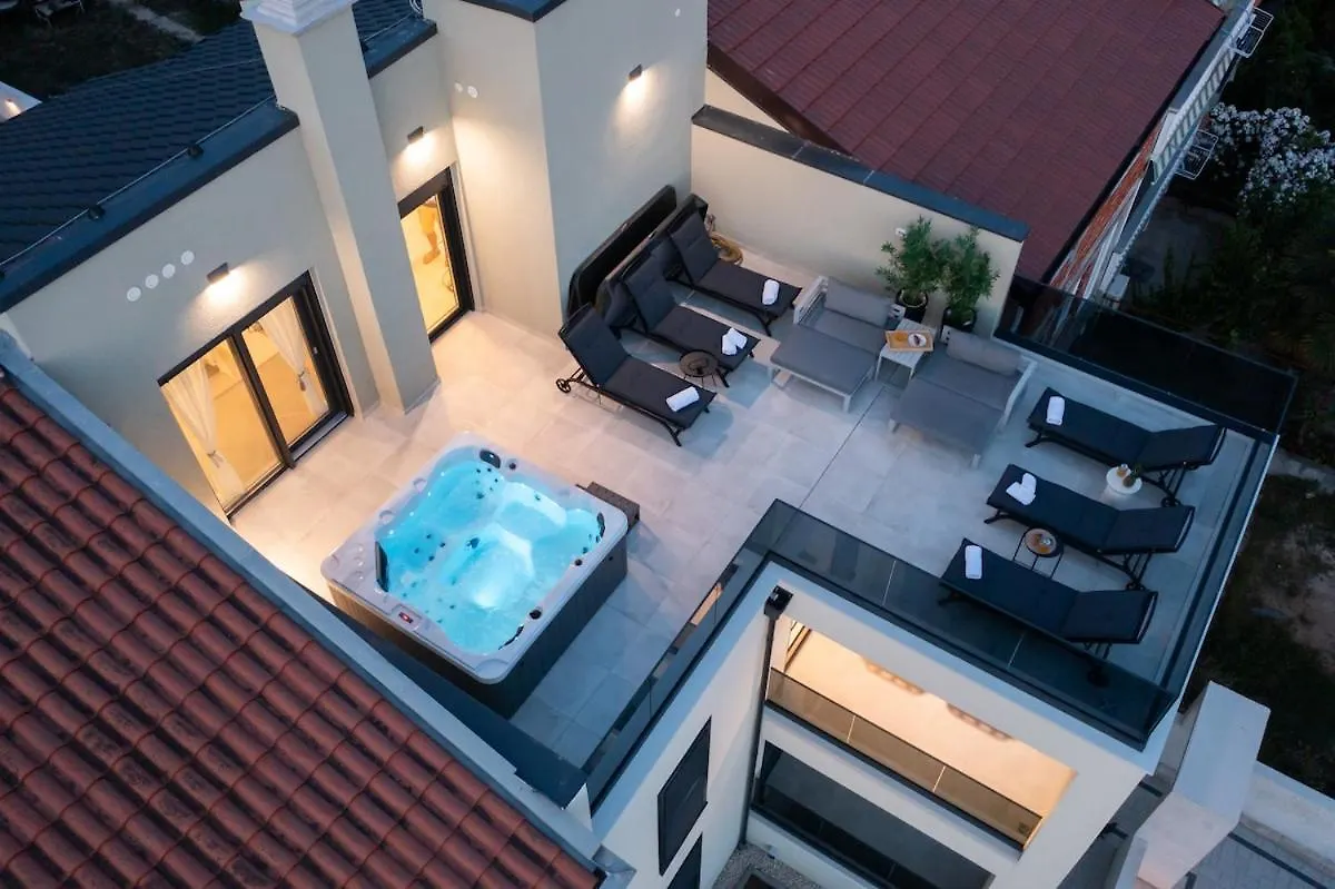 Luxury Rooftop Jacuzzi Duplex Apartment Zadar