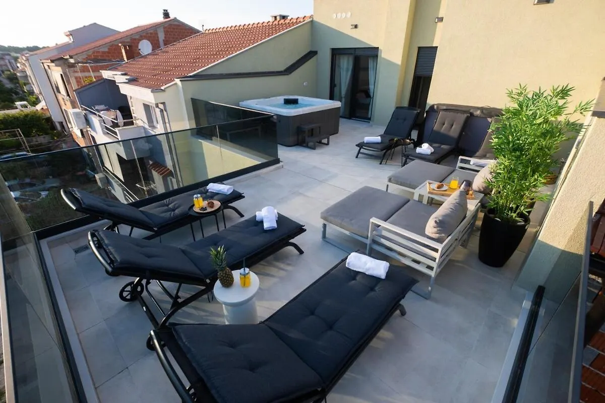 Luxury Rooftop Jacuzzi Duplex Apartment Zadar